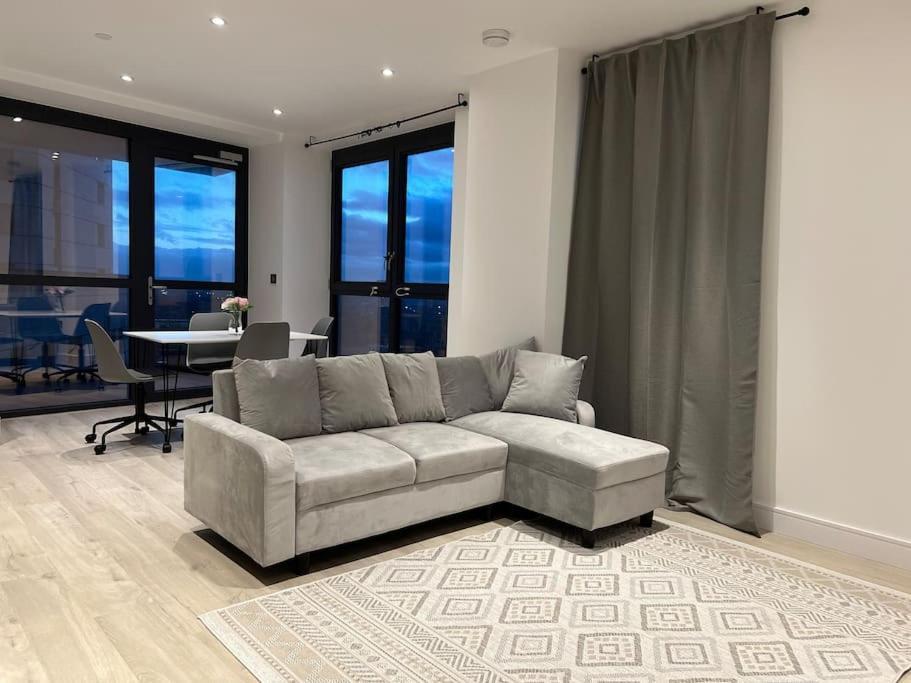 2 Bed Penthouse Style Apartment Λονδίνο Εξωτερικό φωτογραφία